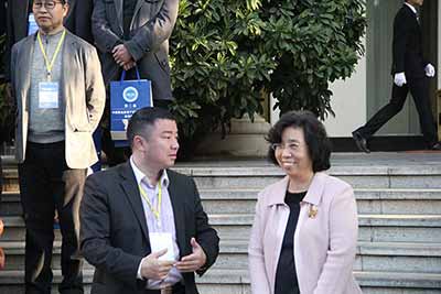 全国政协科教委员会副主任陈小娅与我院时主任亲切交谈